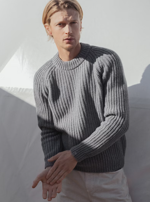 Light blend of natural merino wool sweater for men