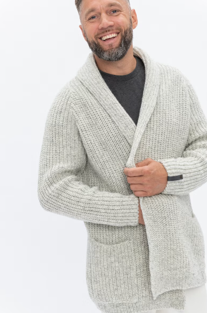 Natural gray merino wool cardigan for men, Scandinavian-style men's sweater, knitted cardigan with BENJAMIN pockets.