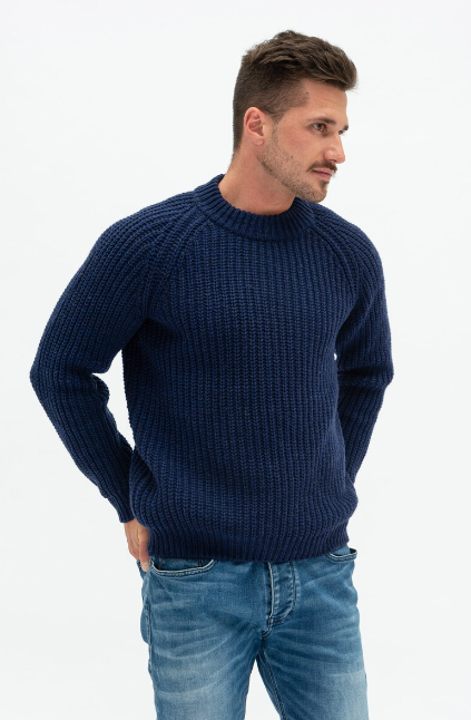 Light blend of natural merino wool sweater for men