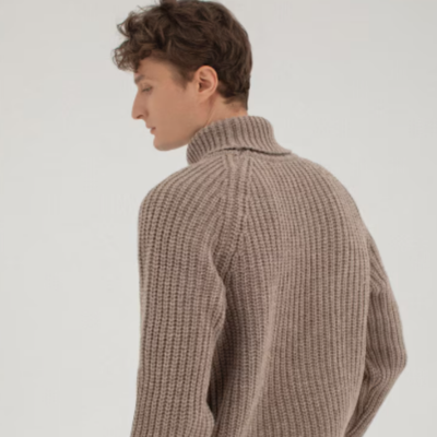Light blend of natural merino wool sweater for men